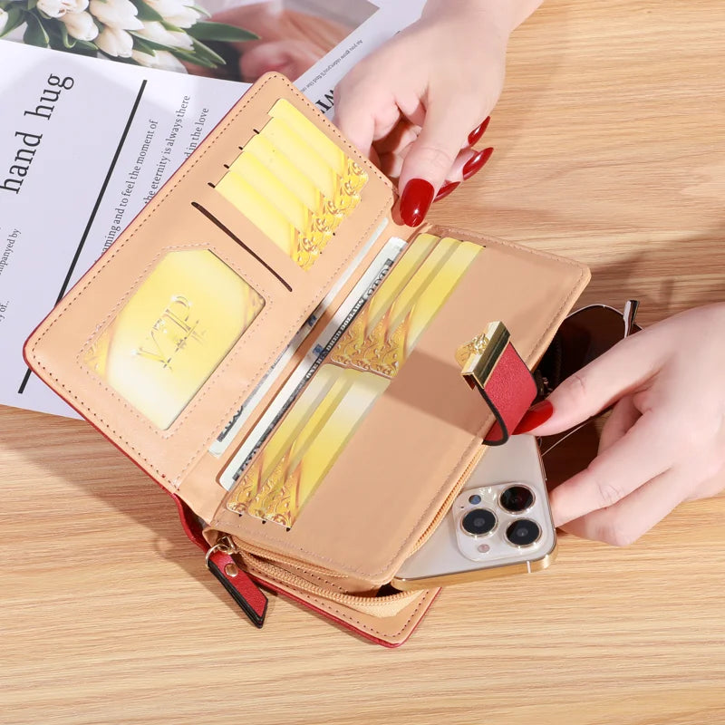 Carteira Clutch Feminina – Couro Sintético Dourado com Estampa de Folhas Vazadas, Porta-Cartões e Moedas
