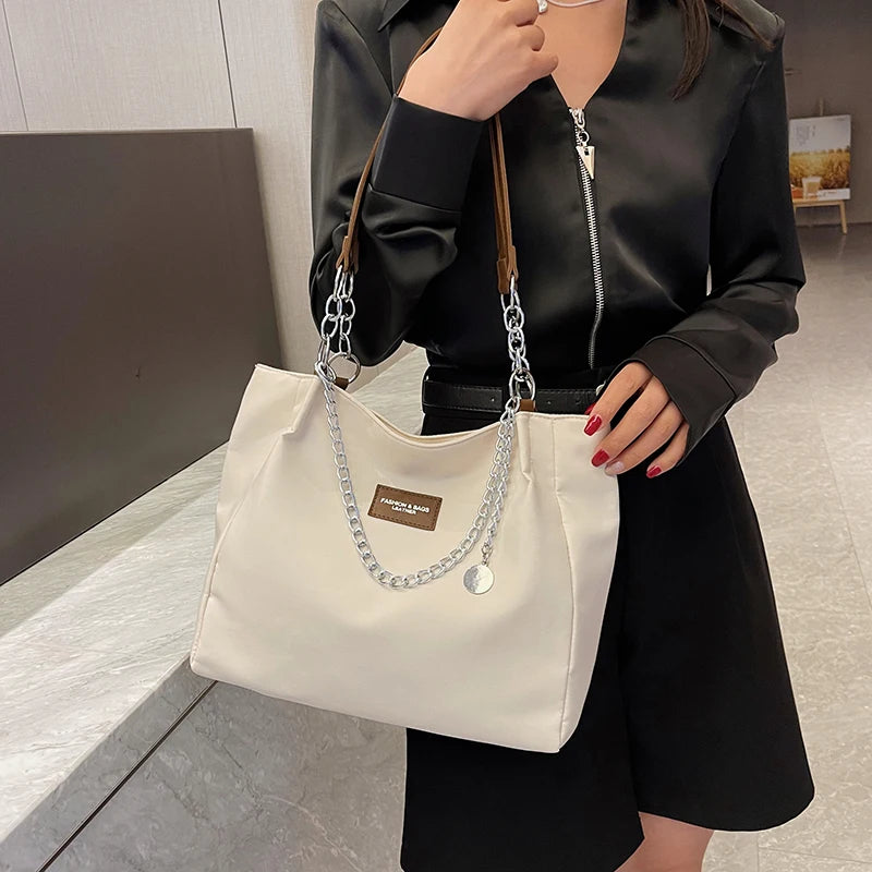 EcoTote Urbano Prime – Bolsa Grande de Nylon Premium com Alça Corrente & Bolsos Internos